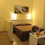 Domus Via Veneto Bed & Breakfast 2*