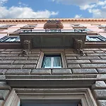 Domus Via Veneto Bed & Breakfast 2*