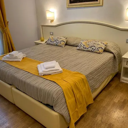 Domus Via Veneto Bed & Breakfast Řím
