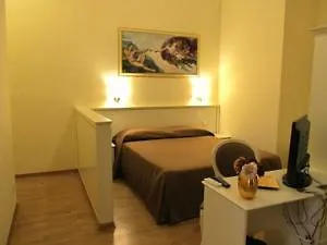 Domus Via Veneto Bed and Breakfast 2*