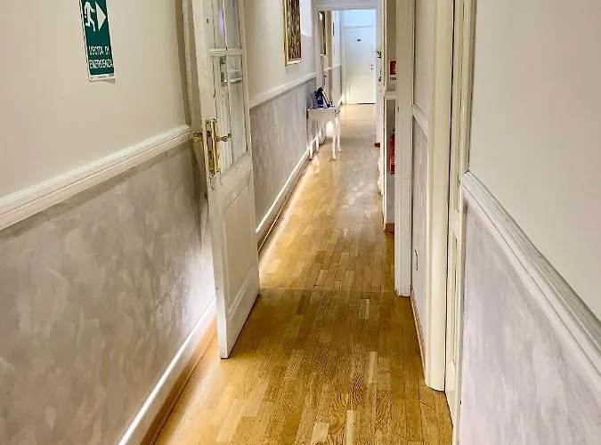 Bed & Breakfast Domus Via Veneto Rome