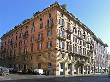 Oda ve Kahvaltı Domus Via Veneto 2*