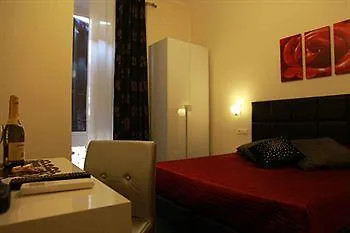 Domus Via Veneto Oda ve Kahvaltı 2*